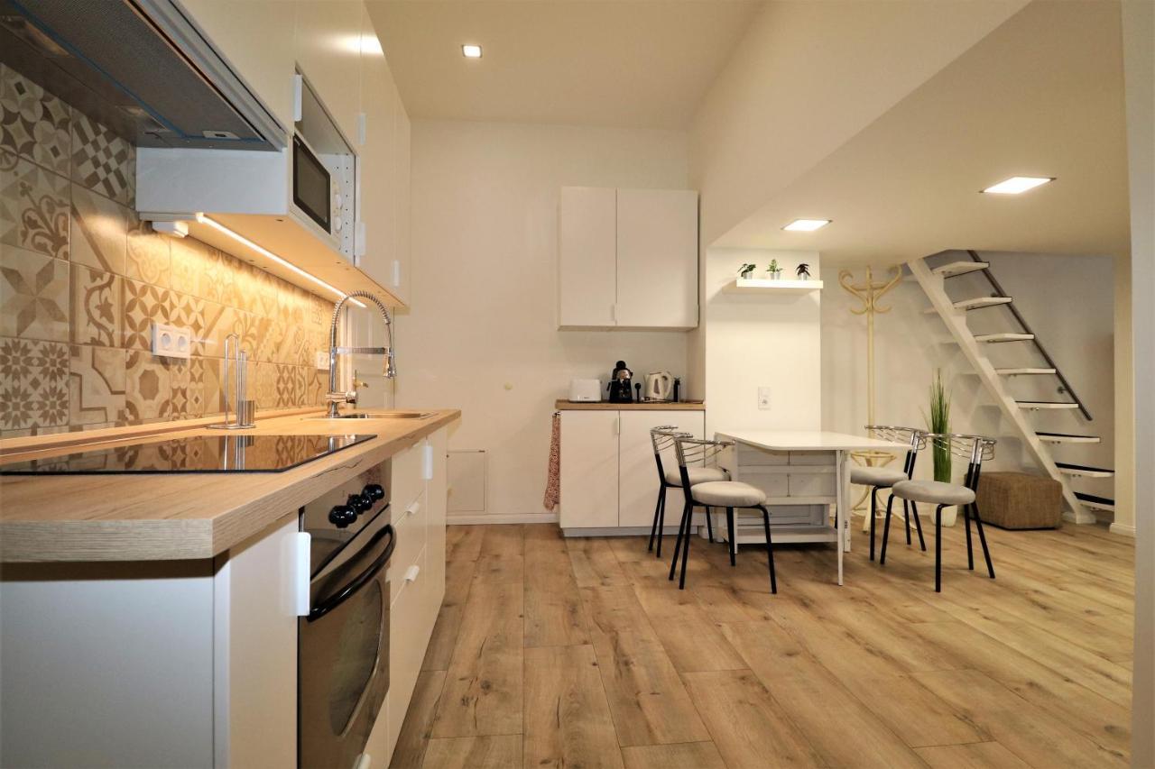 Roxy 4a Apartment *