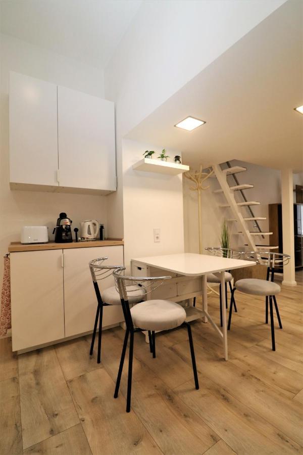 Roxy 4a Apartment *