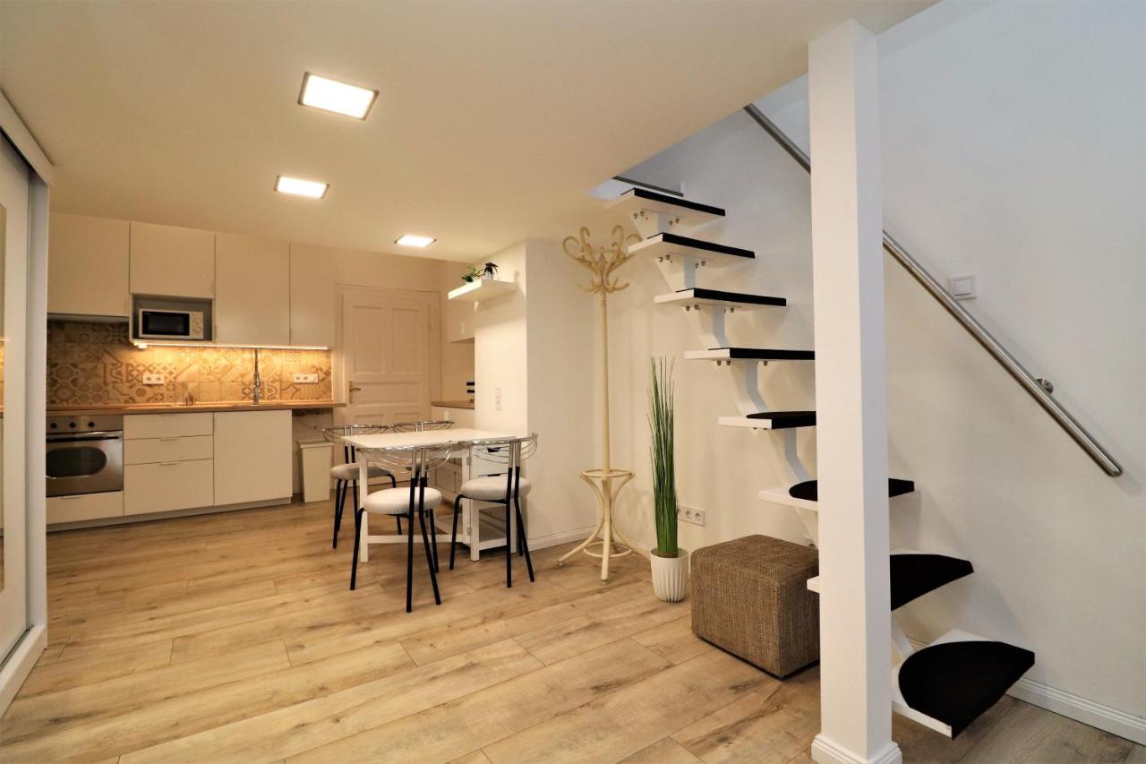 Roxy 4a Apartment
